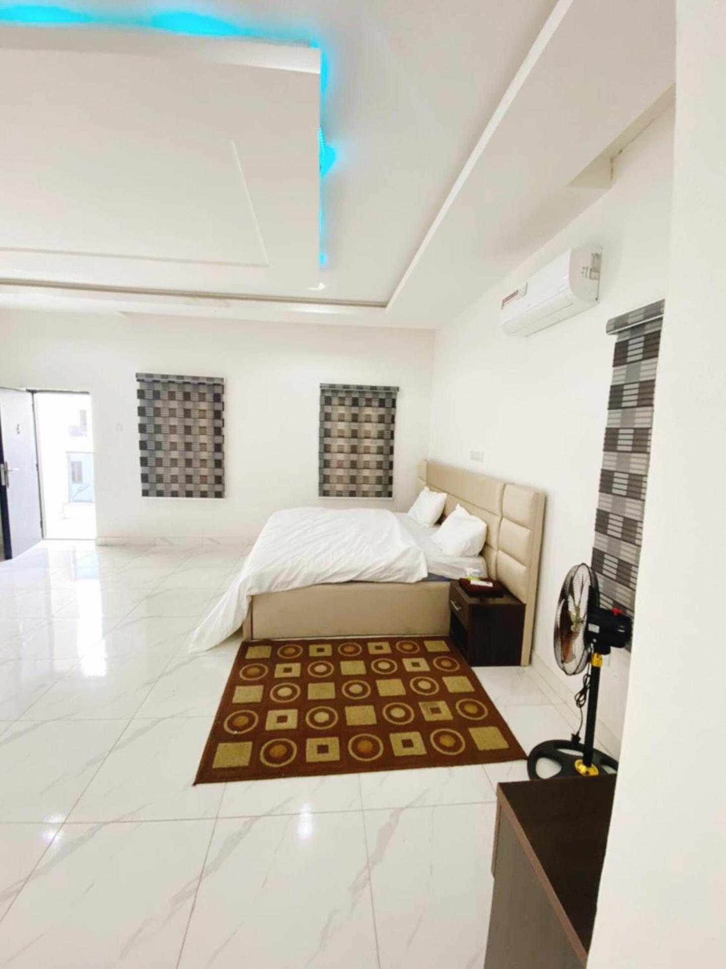4-Bedroom Apartment Abuja Eksteriør billede